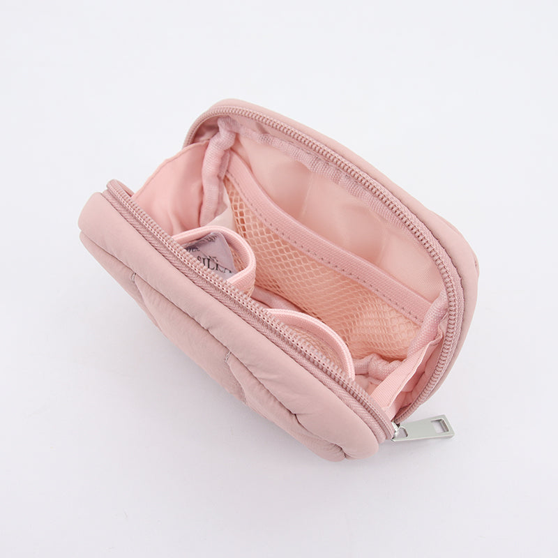 Small Bread Puffer Pouch (Strawberry) – good totes