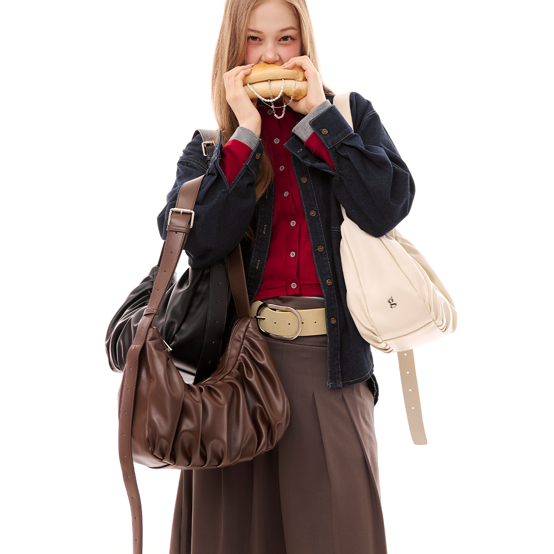 Leather Croissant Sling (Espresso)