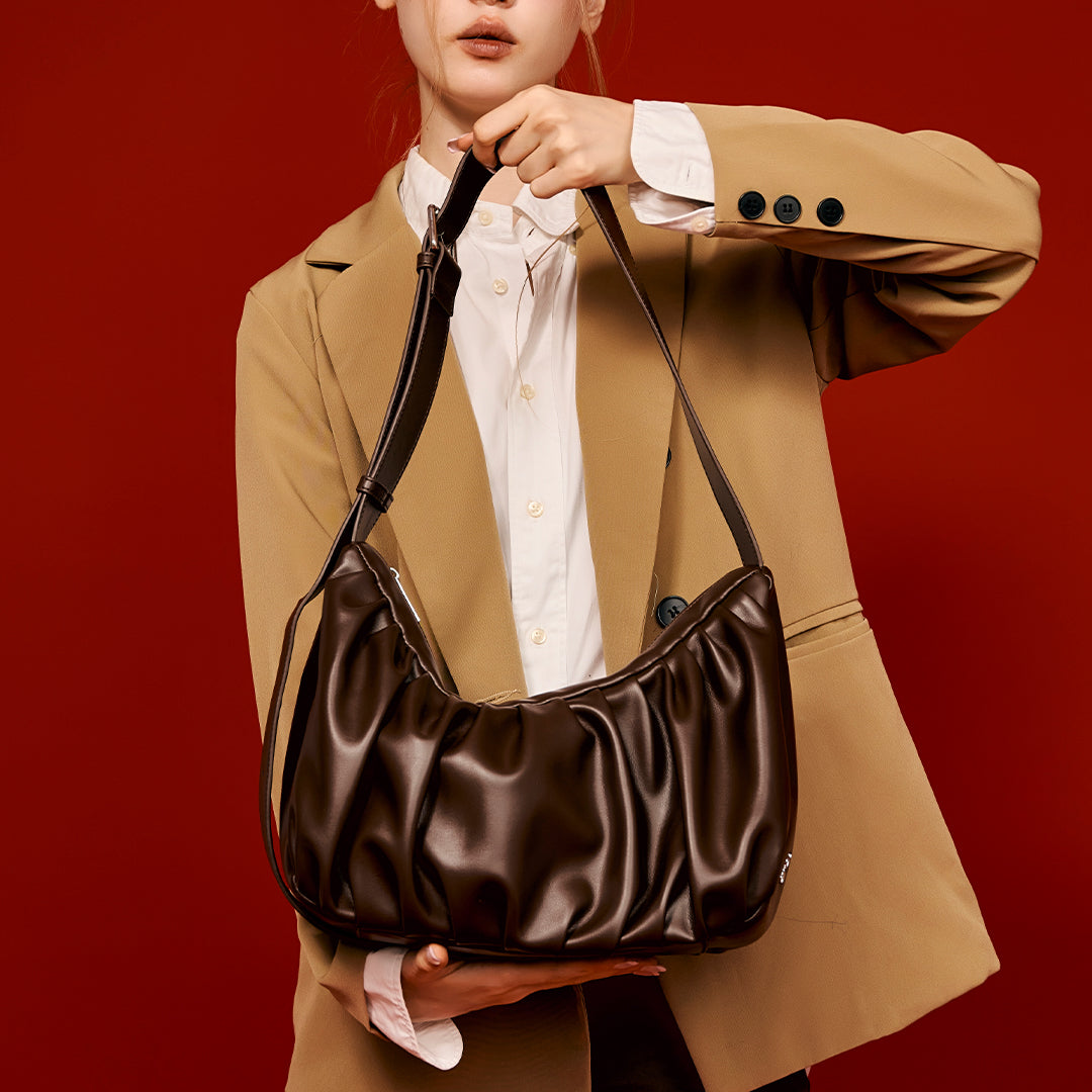 Leather Croissant Sling (Espresso)