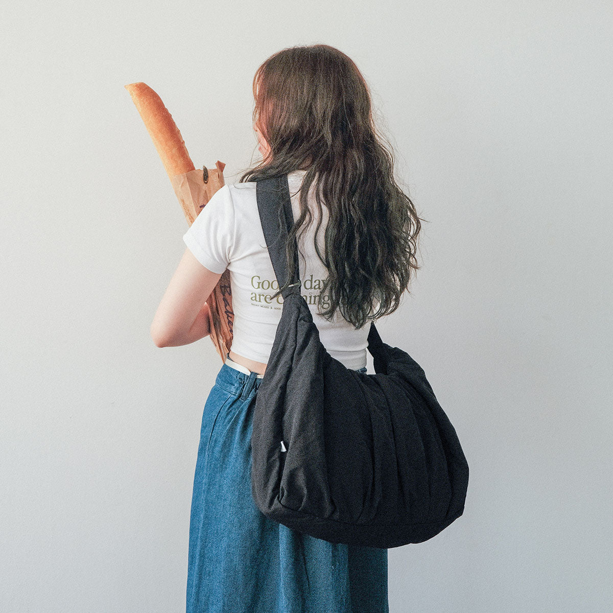 Large Croissant Sling (Sesame)