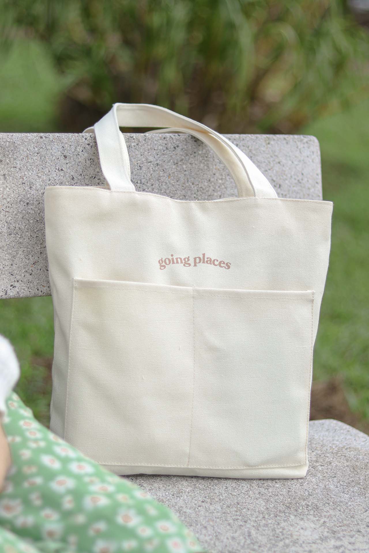 Going Places Tote (Cream)